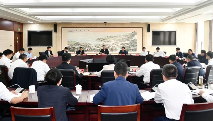 市属企业鼎新发展座谈会进行